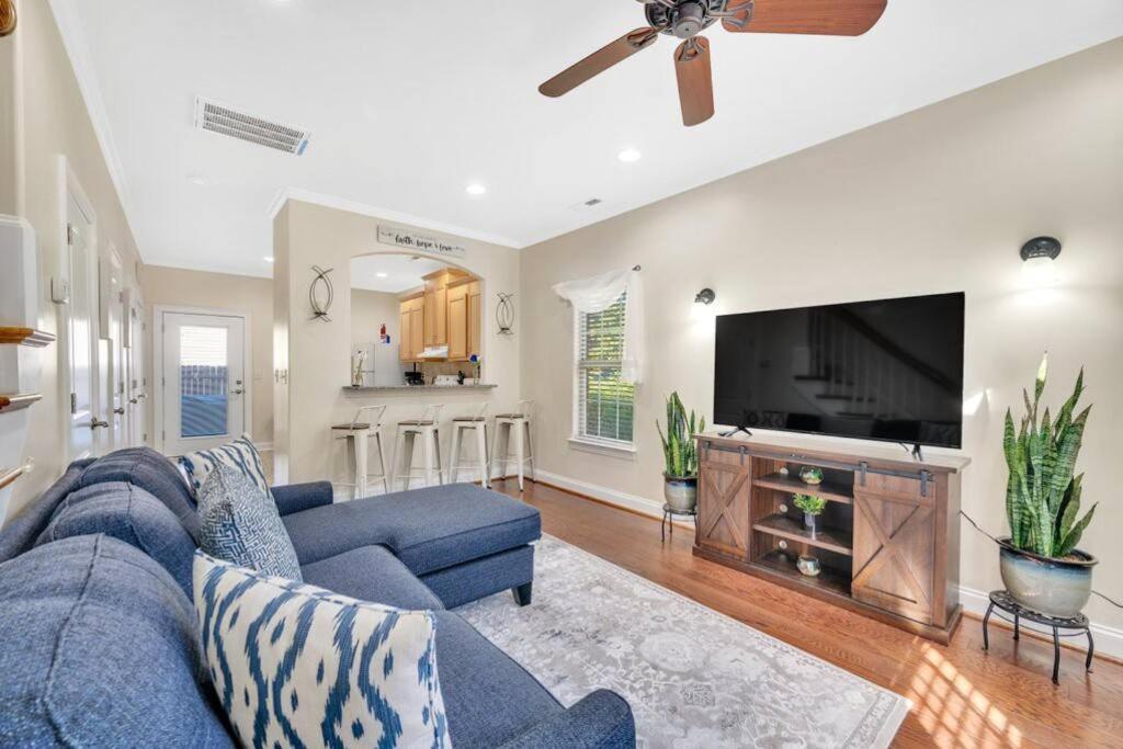Cozy 2B Townhouse King Bed Free Parking Tv In Brs Concord Exterior foto