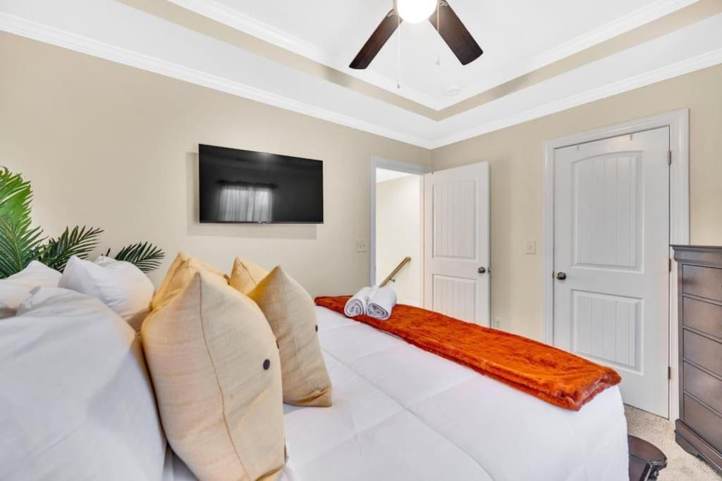 Cozy 2B Townhouse King Bed Free Parking Tv In Brs Concord Exterior foto