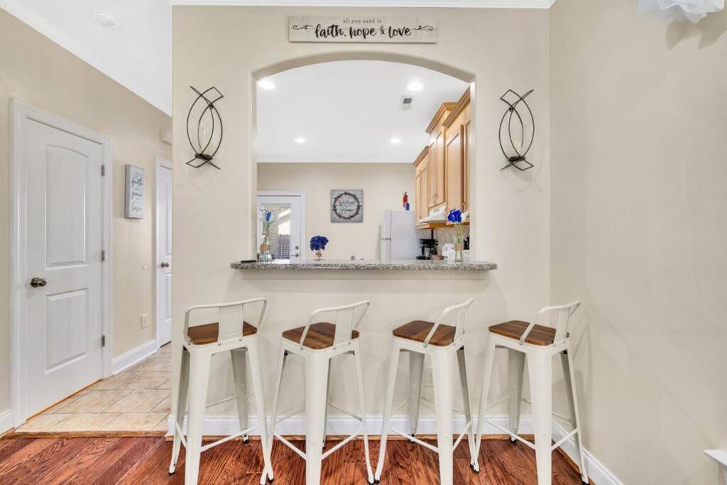 Cozy 2B Townhouse King Bed Free Parking Tv In Brs Concord Exterior foto