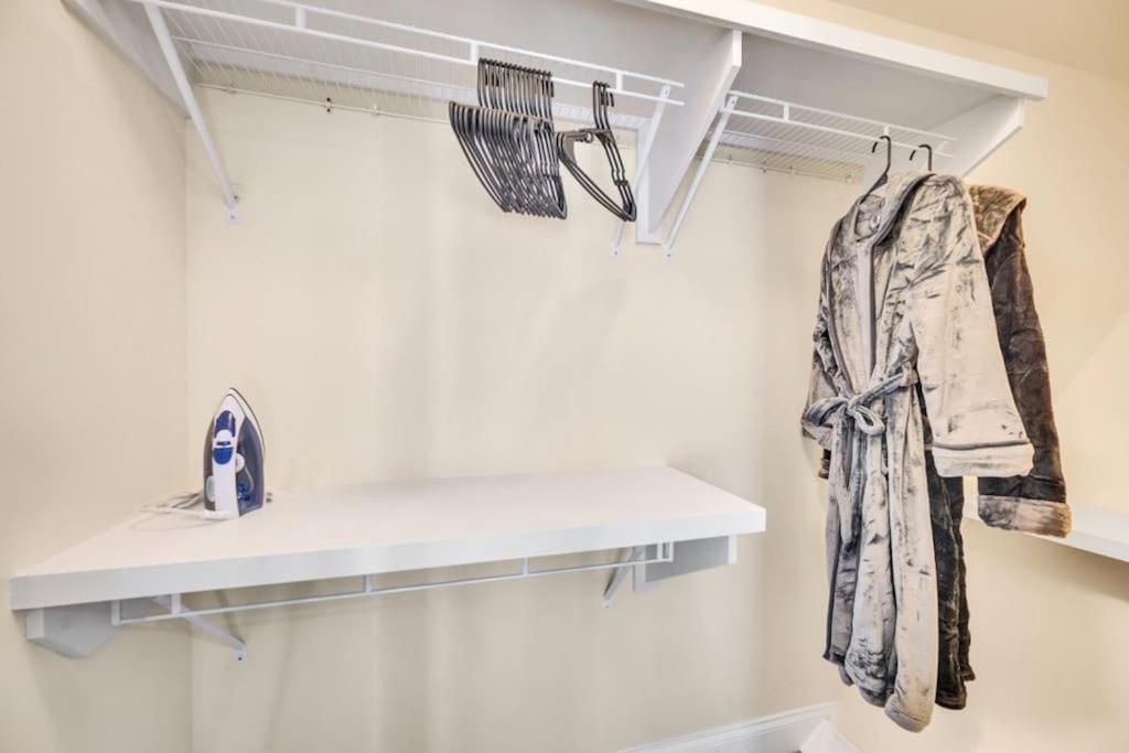 Cozy 2B Townhouse King Bed Free Parking Tv In Brs Concord Exterior foto