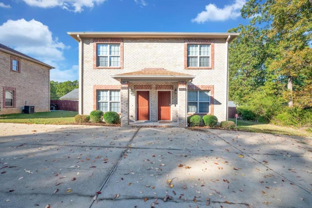 Cozy 2B Townhouse King Bed Free Parking Tv In Brs Concord Exterior foto